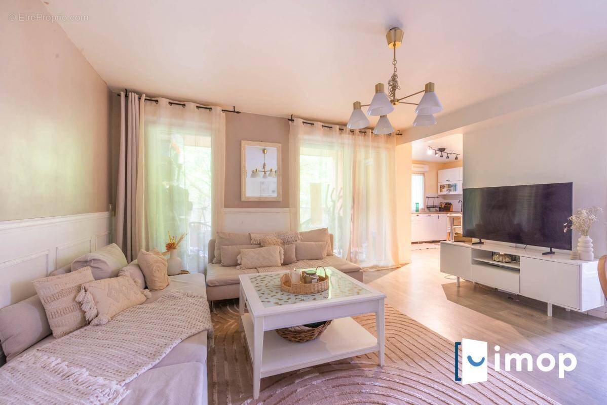 Appartement à STAINS