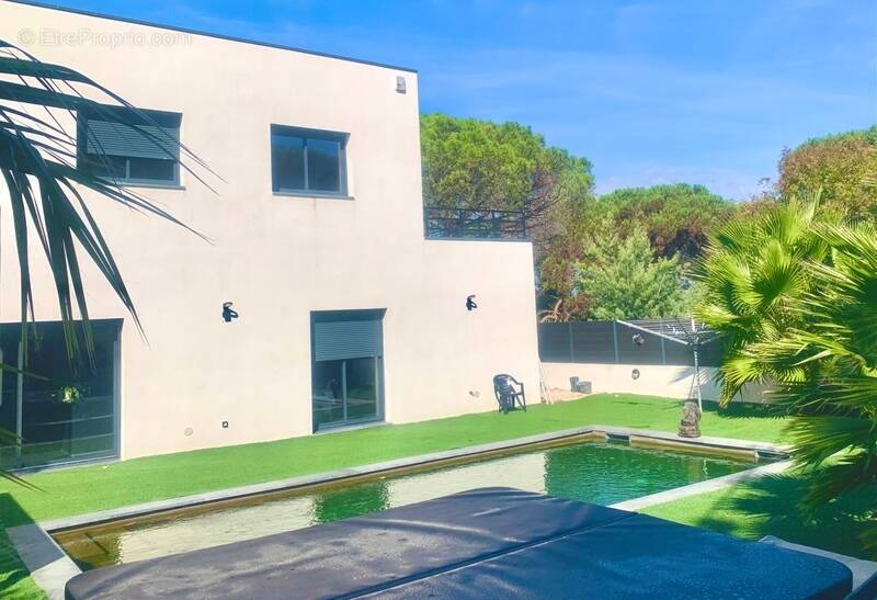 Maison à FREJUS
