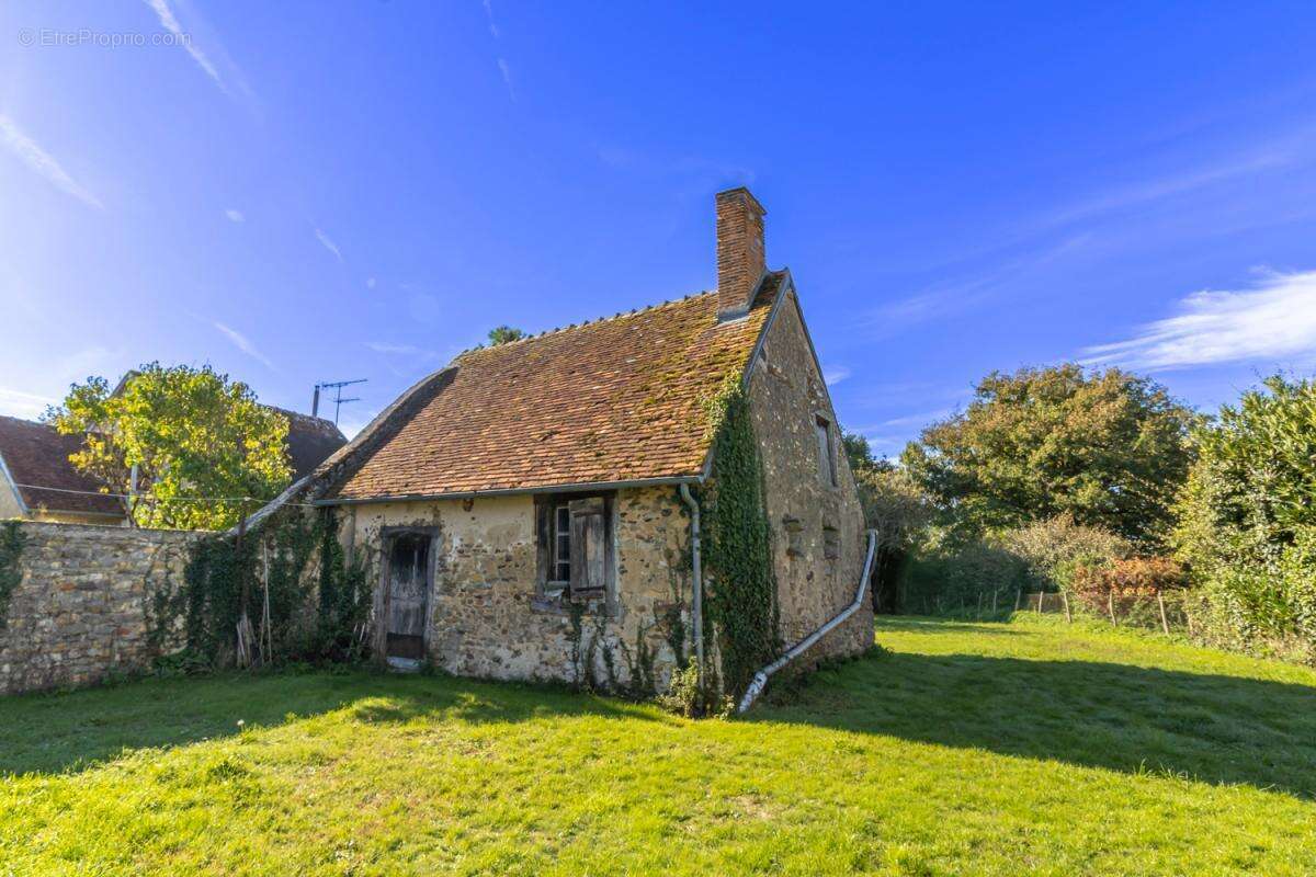 Maison à SAINT-CHRISTOPHE-EN-BAZELLE
