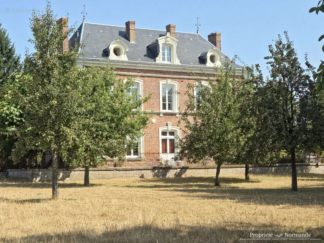 Maison 223 m² à Cormeilles  - photo 2