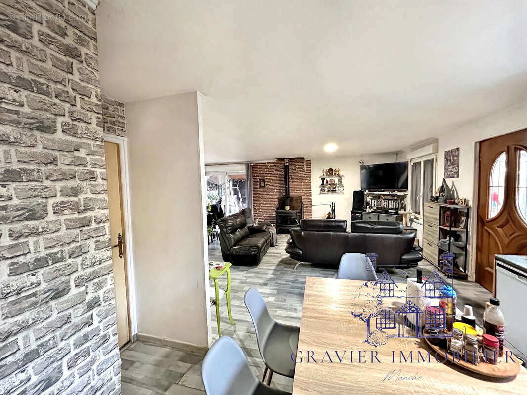 Maison à SAINT-GERMAIN-SUR-AY