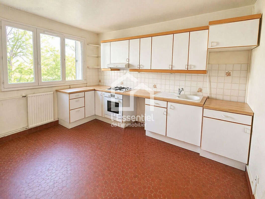 Appartement à VERNEUIL-SUR-SEINE