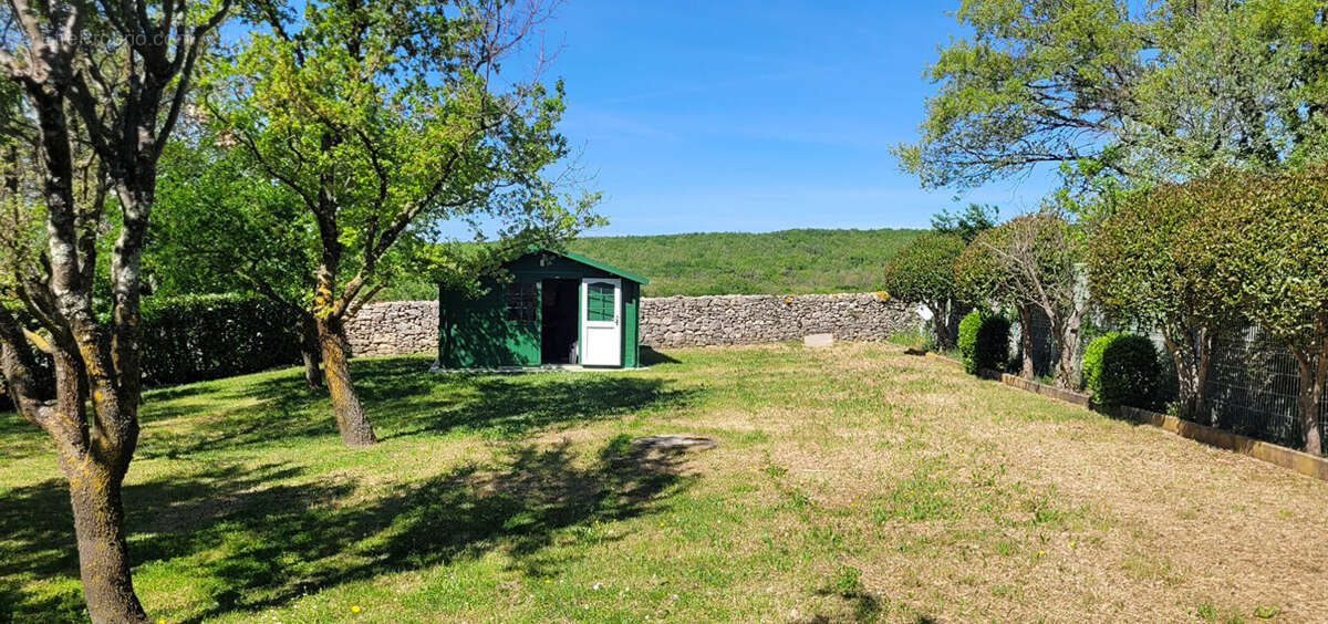 A vendre proche Grignan Maison de plain pied 3 chbres terrain  1920m² - photo 9