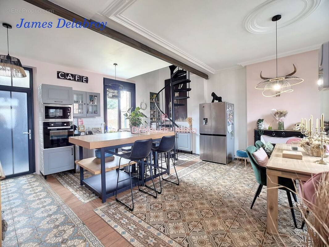 Maison à FONCHES-FONCHETTE