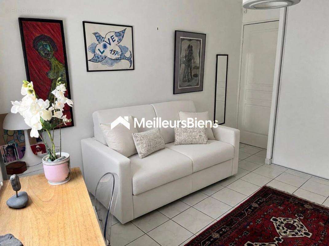Sète, centre appartement 2 chambres de 96,85 m² avec vue sur quai ! - photo 18