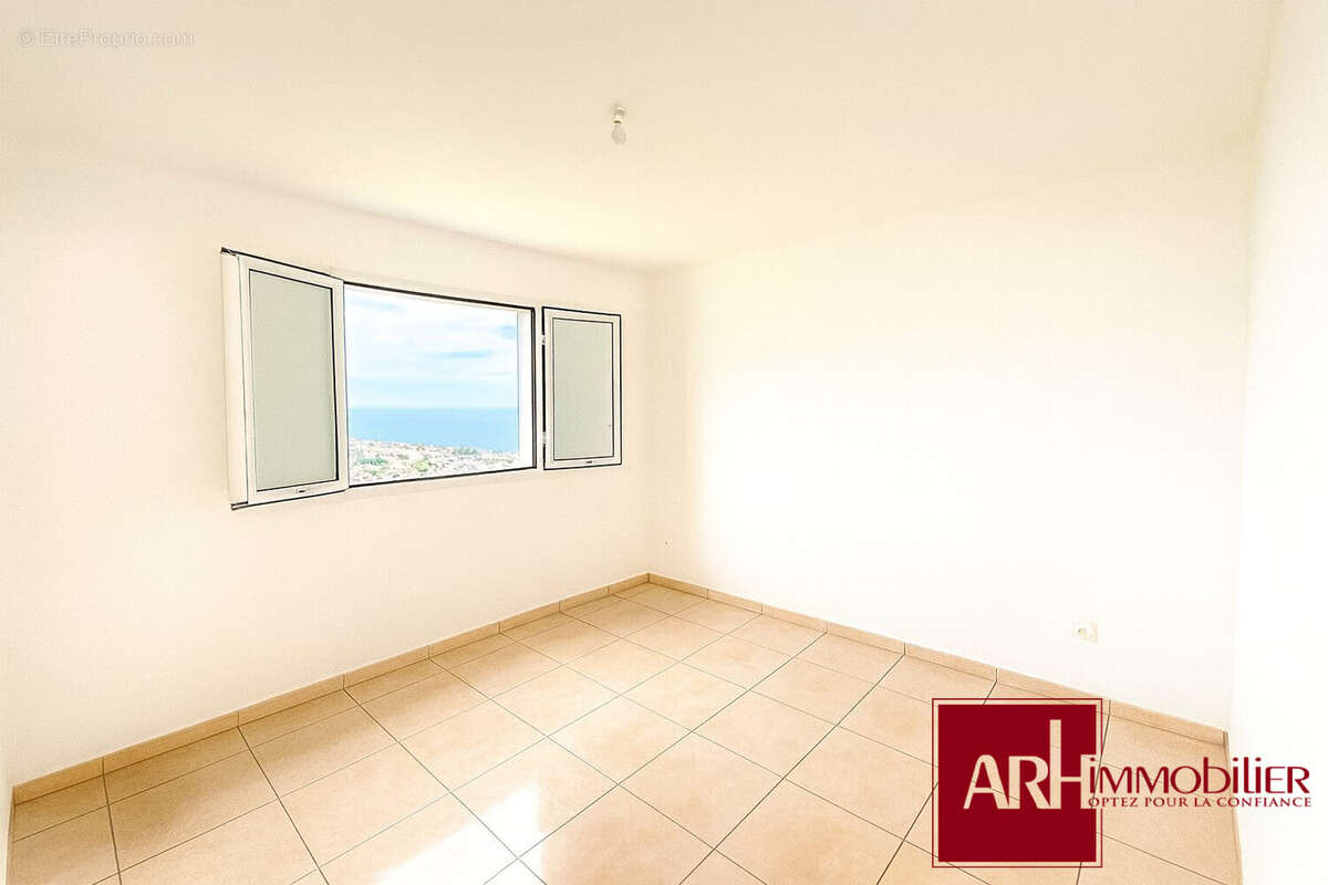 Maison à LES AVIRONS