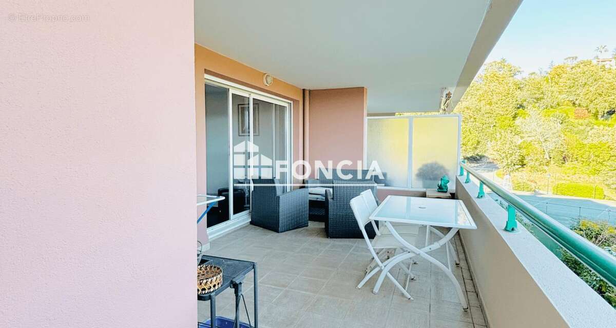 Appartement à MANDELIEU-LA-NAPOULE