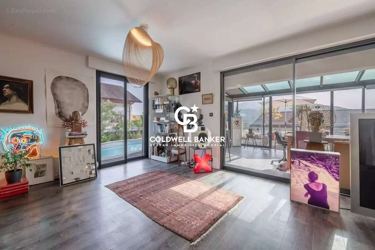 Maison à VETRAZ-MONTHOUX