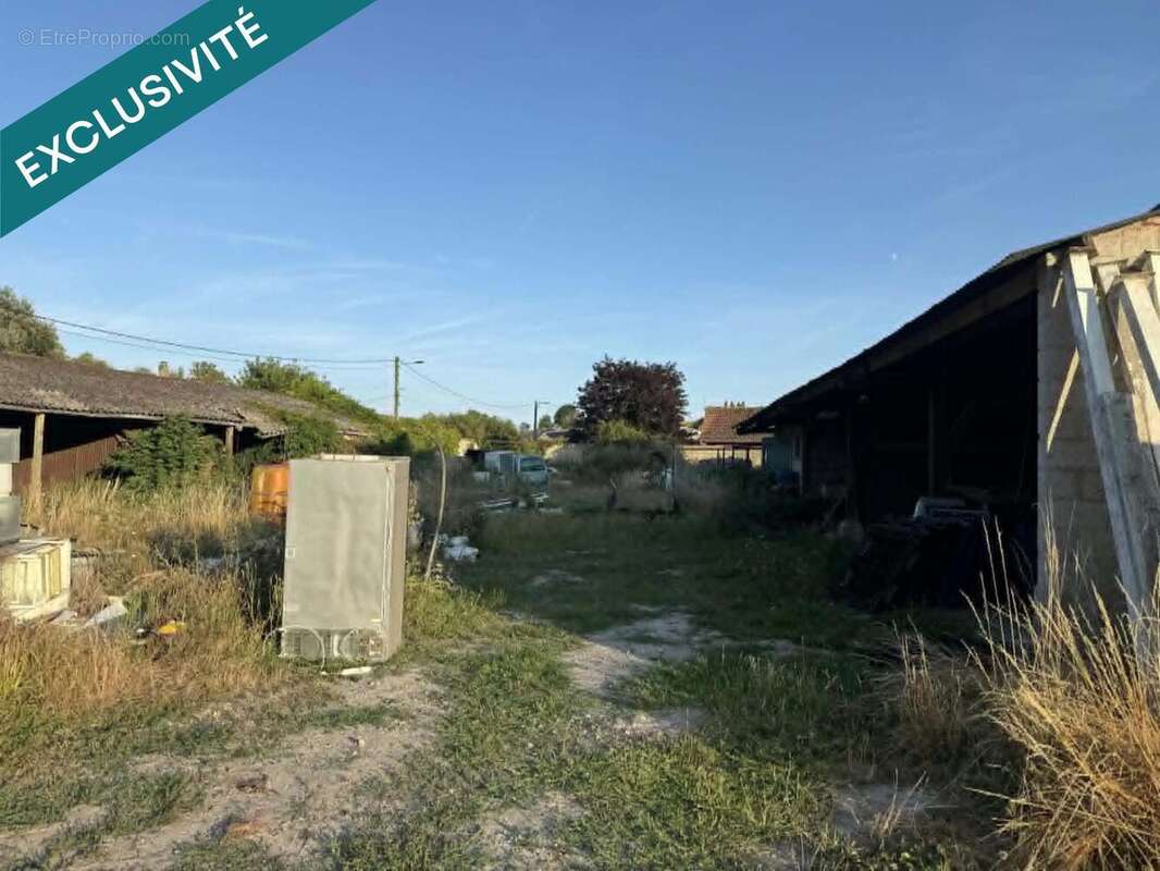 Terrain 976 m² à Morcourt  - photo 3