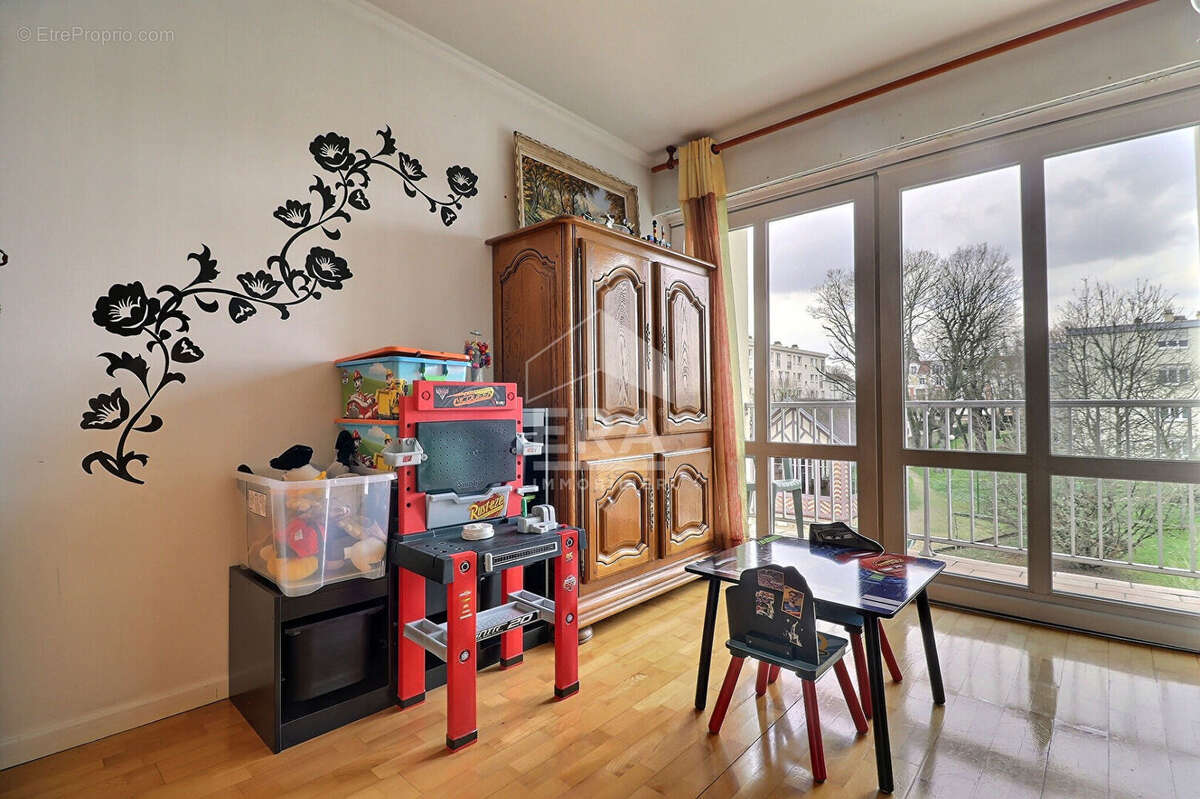 Appartement à LE PLESSIS-BOUCHARD
