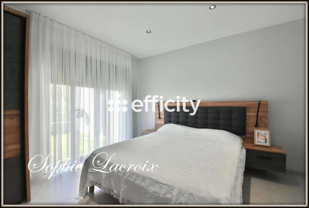 Maison 135 m² à Le Peage-De-Roussillon  - photo 6