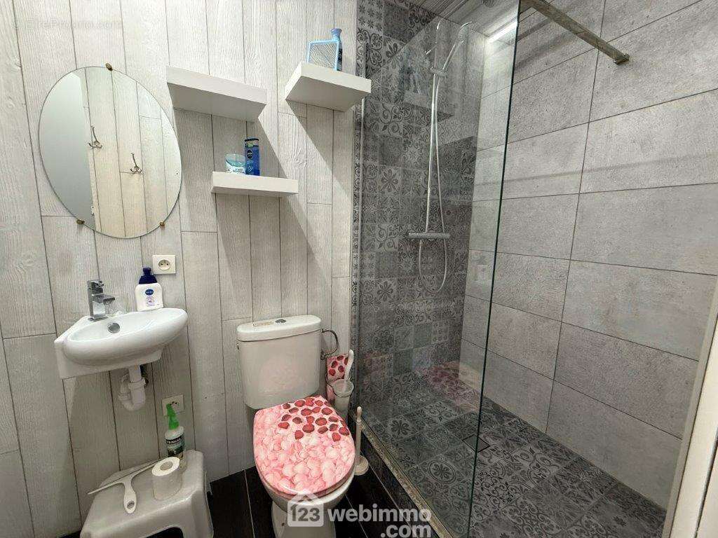 salle d'eau chambre d'hôte indépendante - Maison à BEDOIN