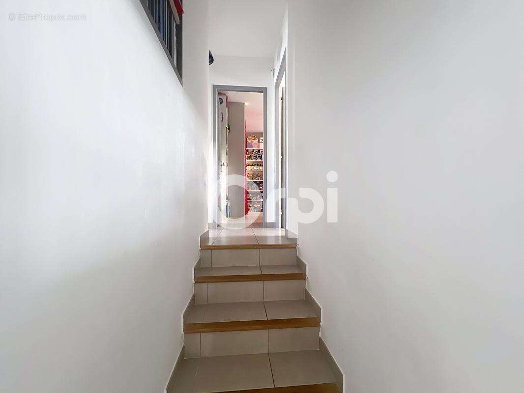 Maison à ROQUEBRUNE-SUR-ARGENS