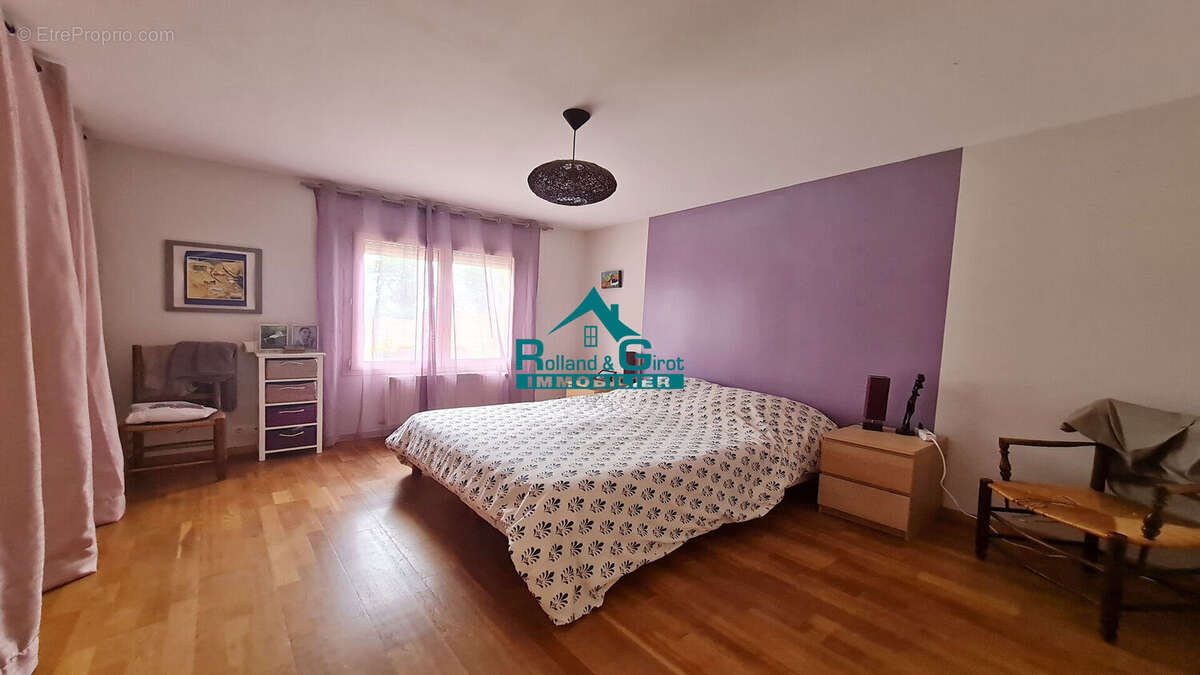 Maison à MEZIERES-SUR-COUESNON