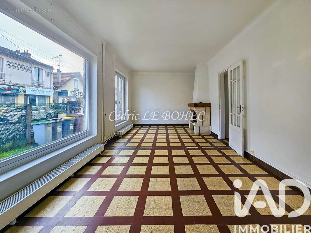 Photo 3