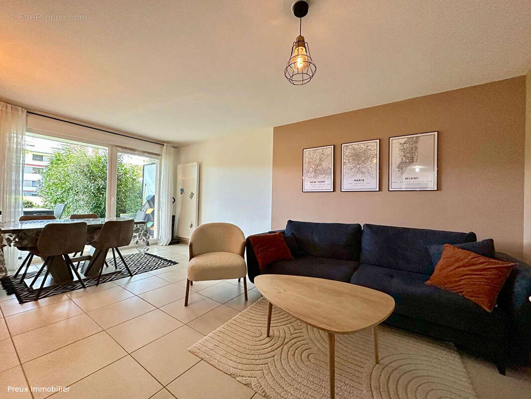 Appartement à POISY