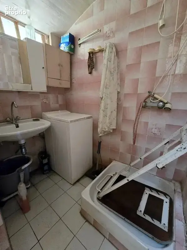 Proche Libération 2 et 3 Pièces à rénover vues panoramiques - photo 18
