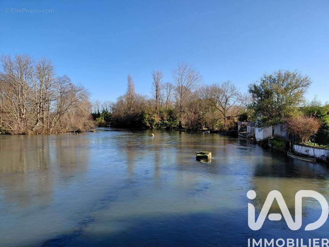 Photo 2 - Maison à RUELLE-SUR-TOUVRE