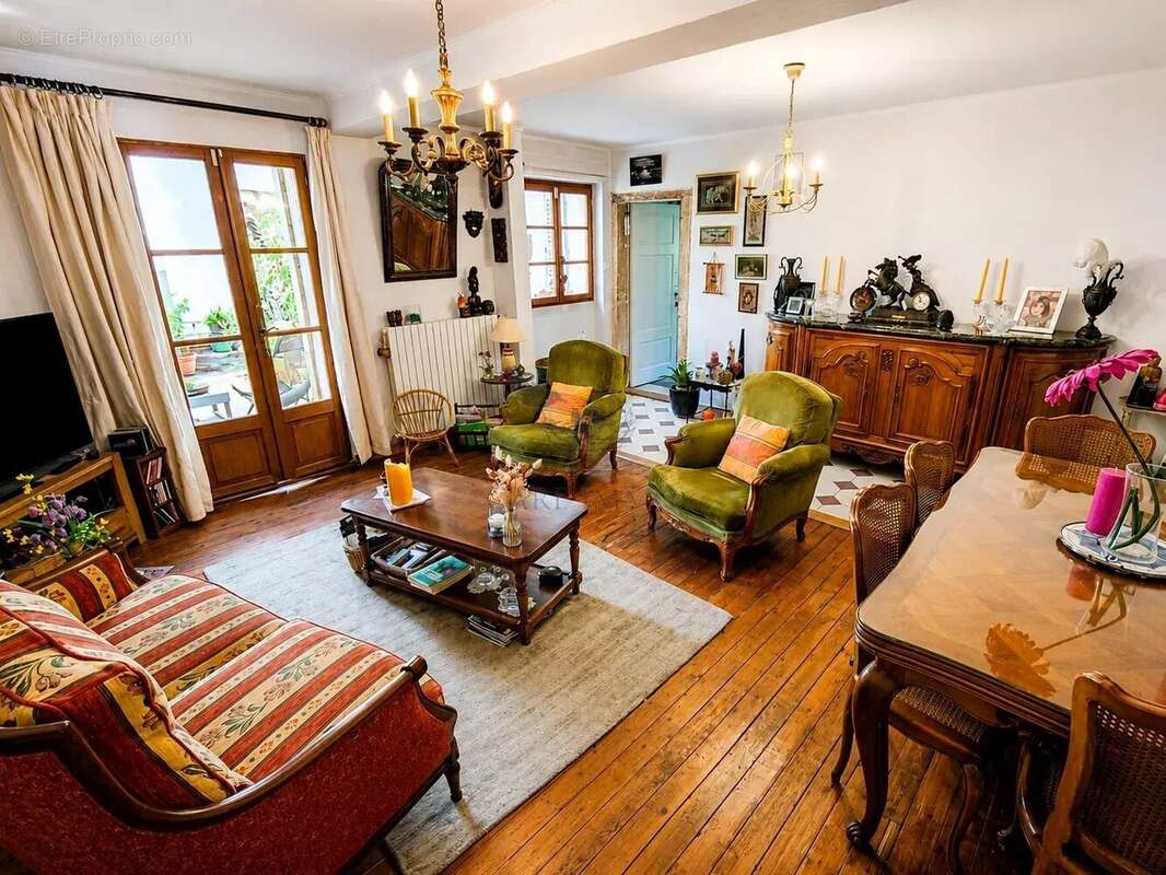 Propriété Arnas 155 m² + dépendances - photo 6