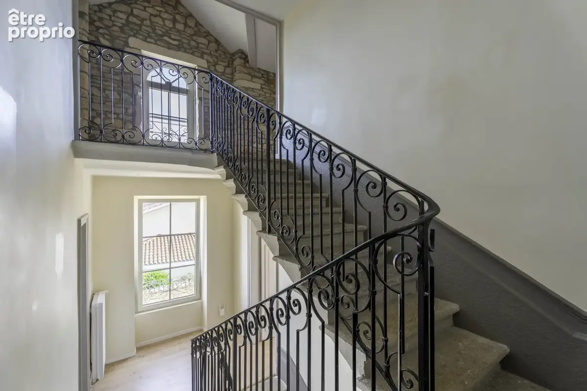 Au cœur de Lachassagne   Élégante maison bourgeoise avec jardin piscinable - secteur sécurisé - photo 14