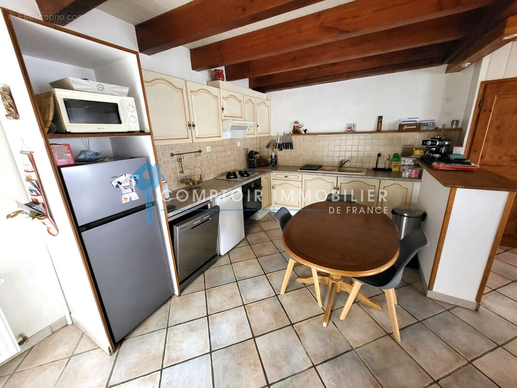 Ardèche (07) A vendre DORNAS - Superbe Maison de village rénovée sans travaux 109m2 habitable avec terrain - photo 4
