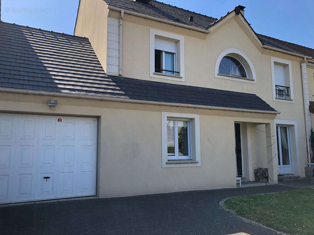 Maison à TOUSSUS-LE-NOBLE