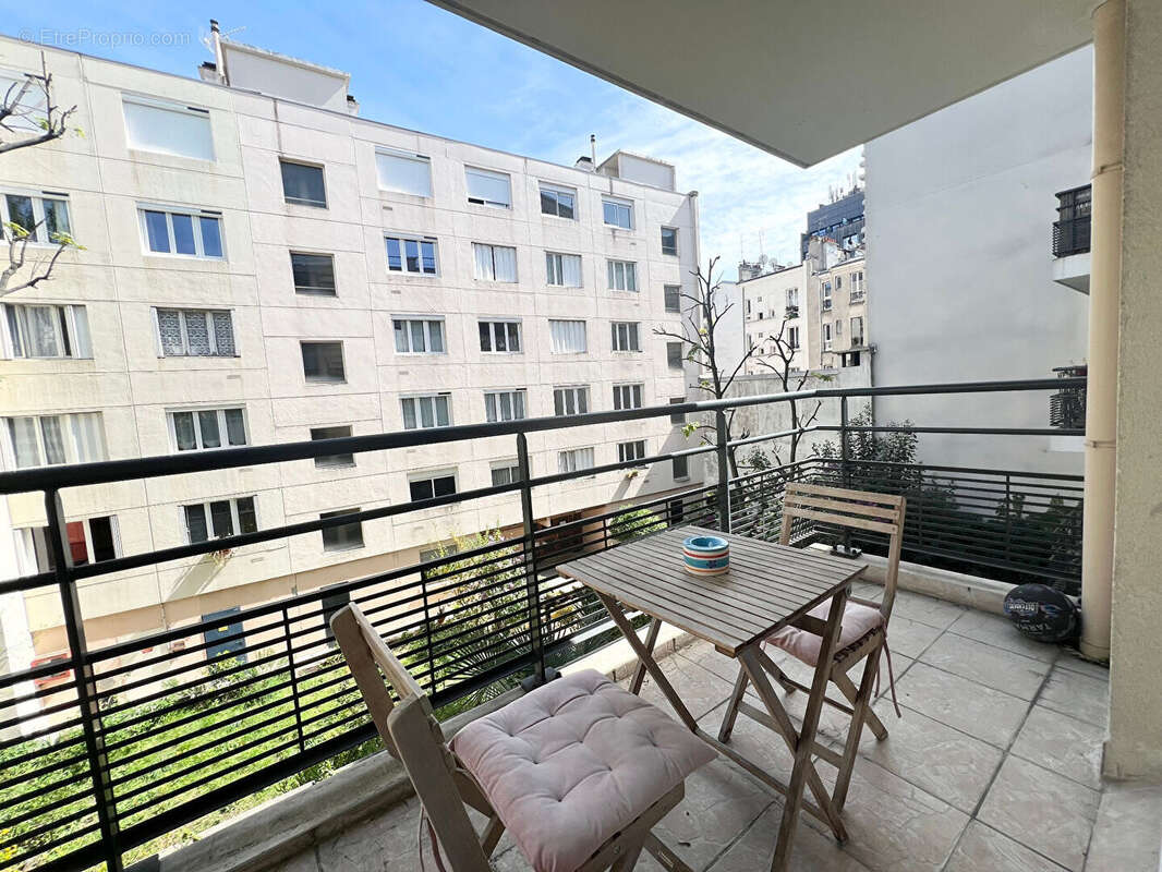 Appartement à PARIS-18E