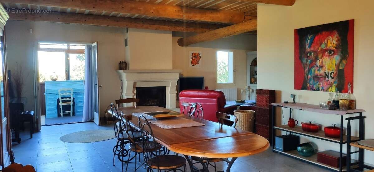 Maison 306 m² à Lagnes  - photo 8