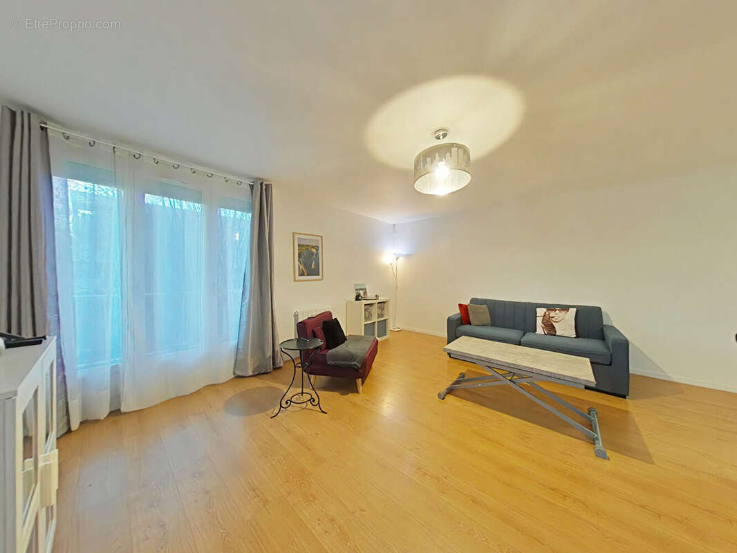 Appartement à MONTIGNY-LE-BRETONNEUX