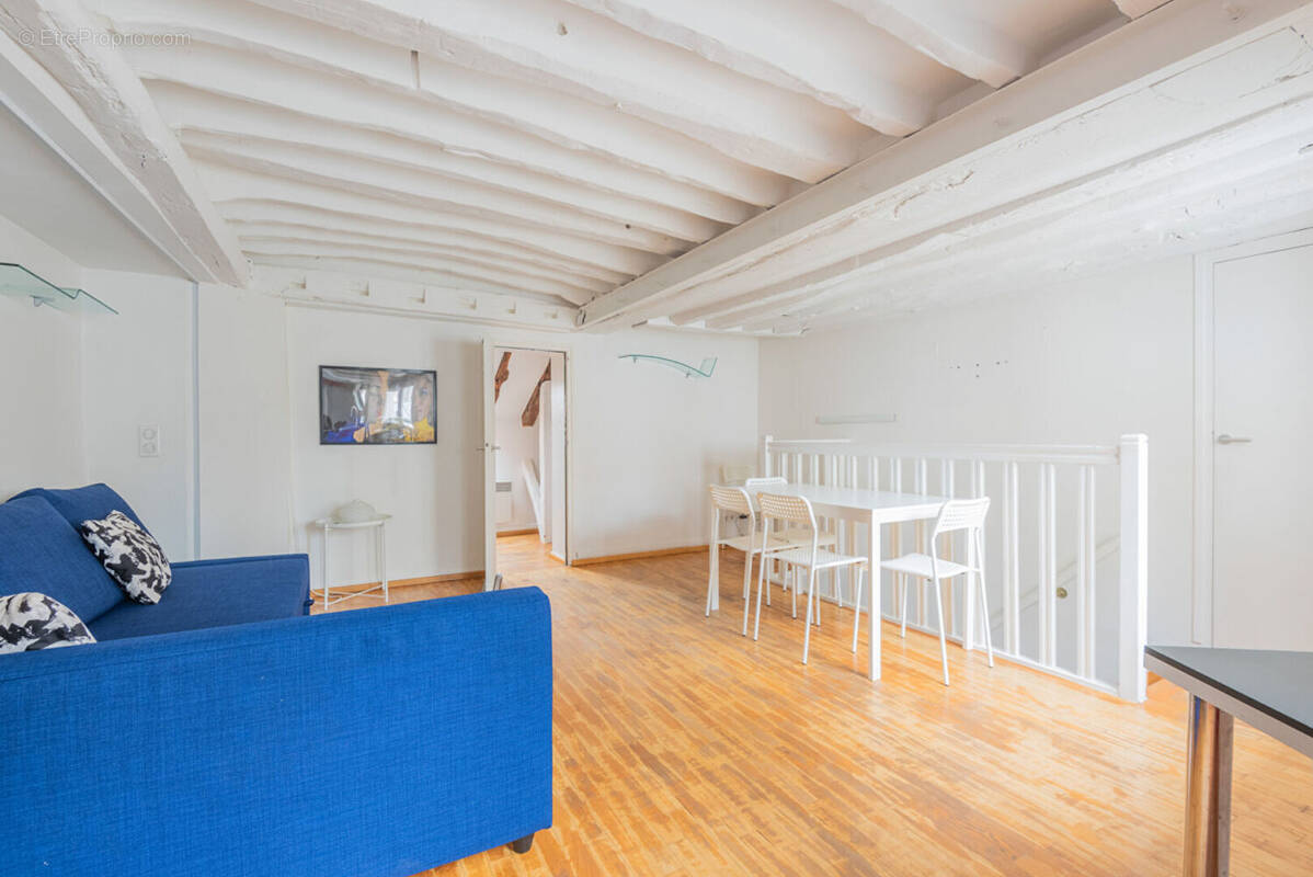 Appartement à PARIS-2E