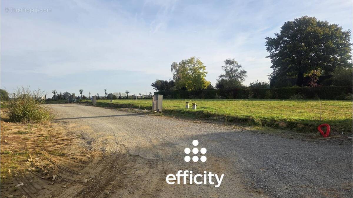 Terrain à MARCILLE-ROBERT