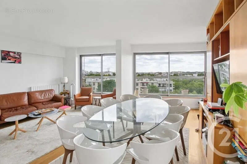 Appartement à NEUILLY-SUR-SEINE