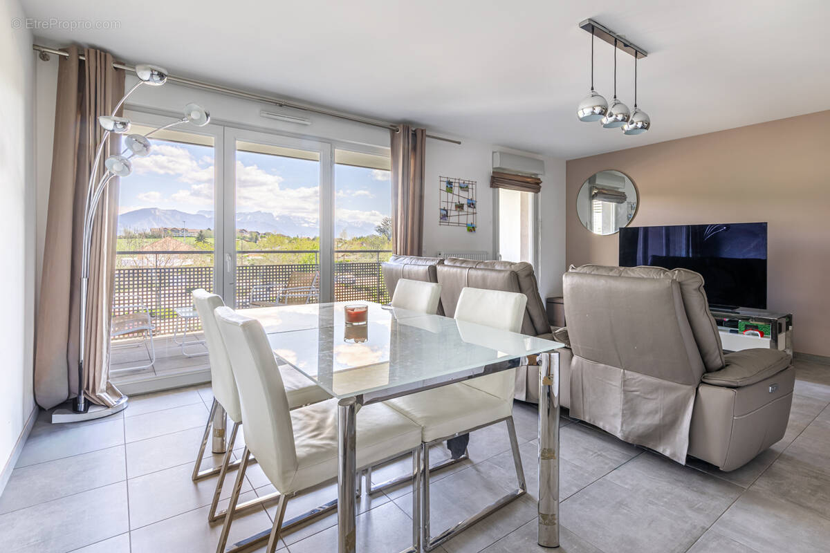 Appartement à POISY