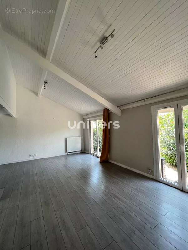 Maison à PORTES-LES-VALENCE