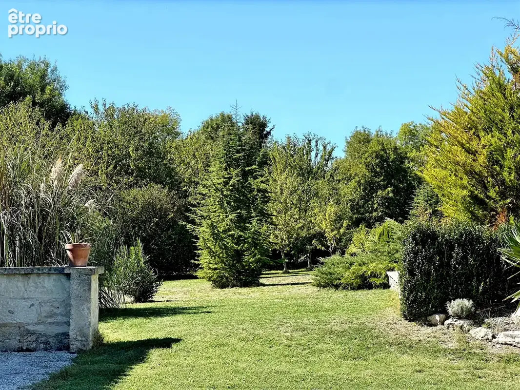 Propriété du 19e - deux logements indépendants - piscine et terrain de 1,1 ha – estuaire de la gironde. - photo 16