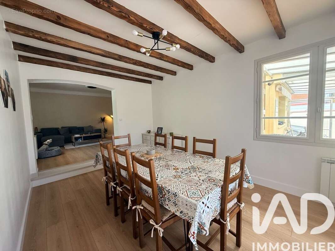 Maison 111 m² à Fourques  - photo 6