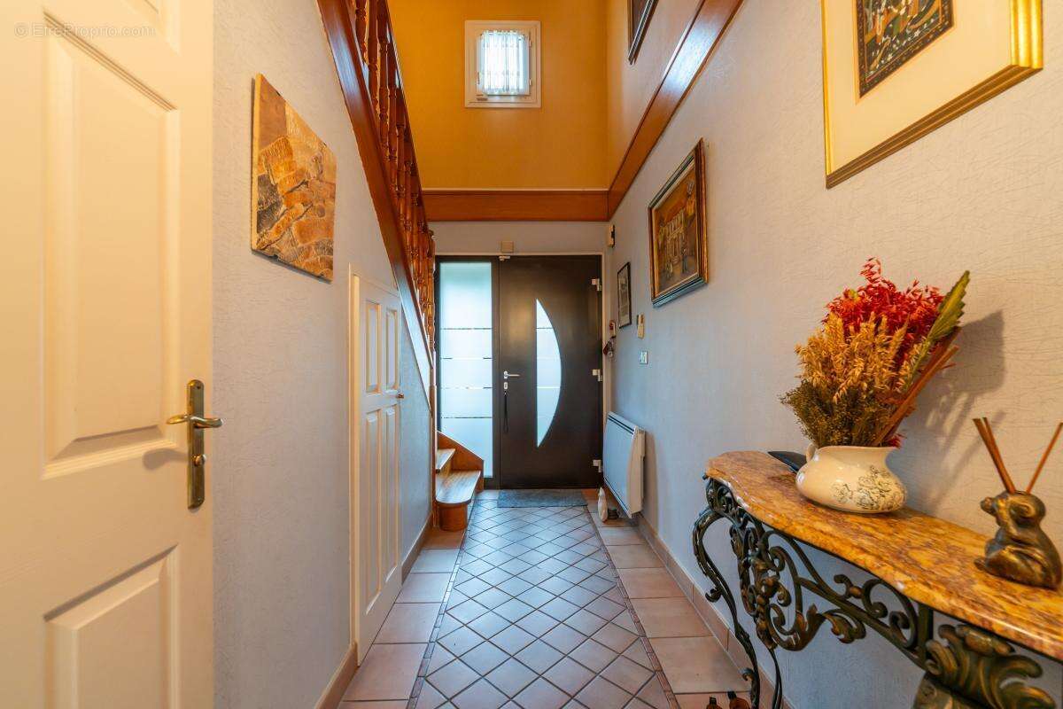 Maison à LA QUEUE-EN-BRIE