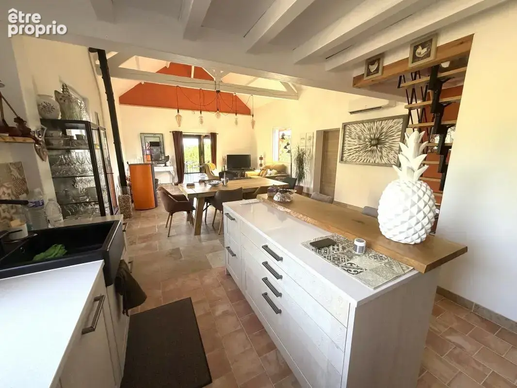 Maison rénovée avec tour, piscine et 5 400 m² de terrain – Le Buisson-de-Cadouin - photo 9
