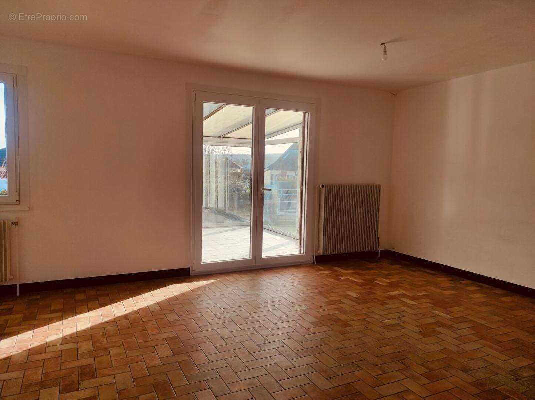 Maison à SAINT-LUBIN-DES-JONCHERETS