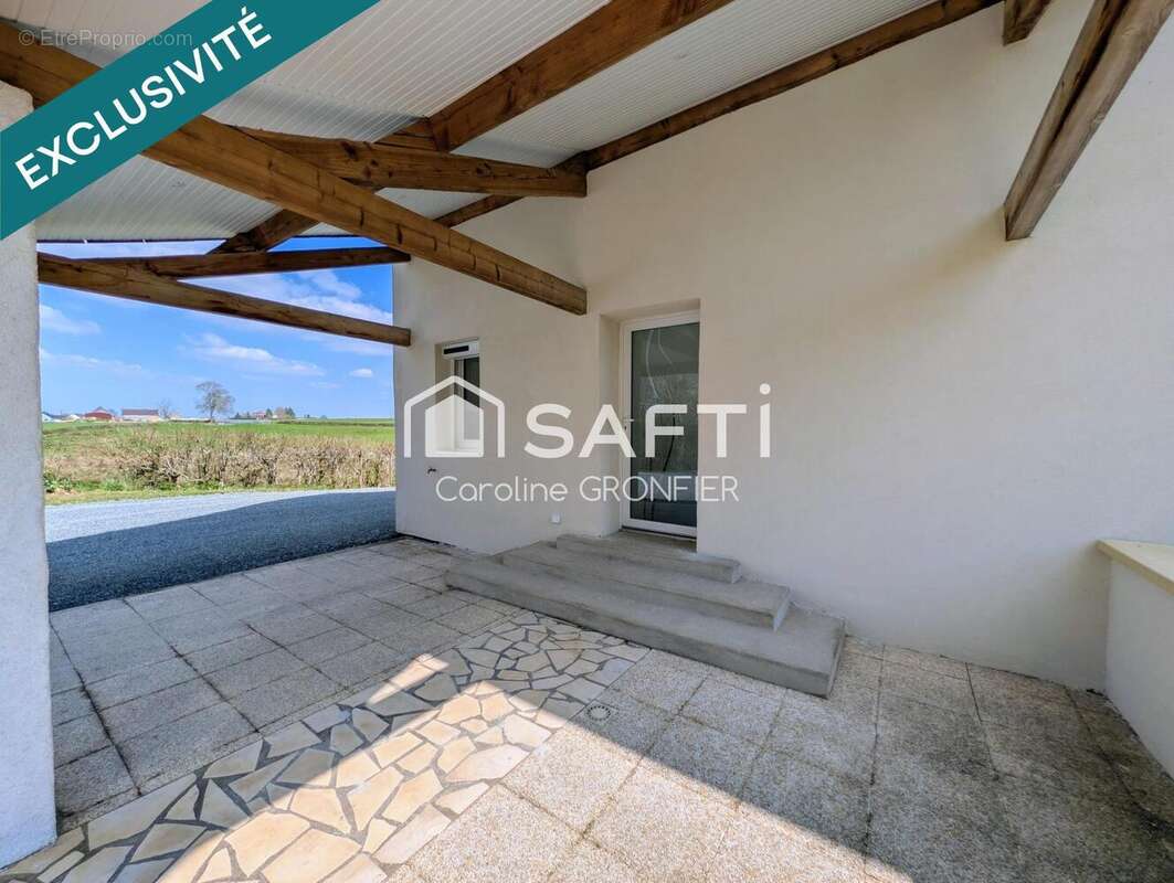 Photo 2 - Maison à GENELARD