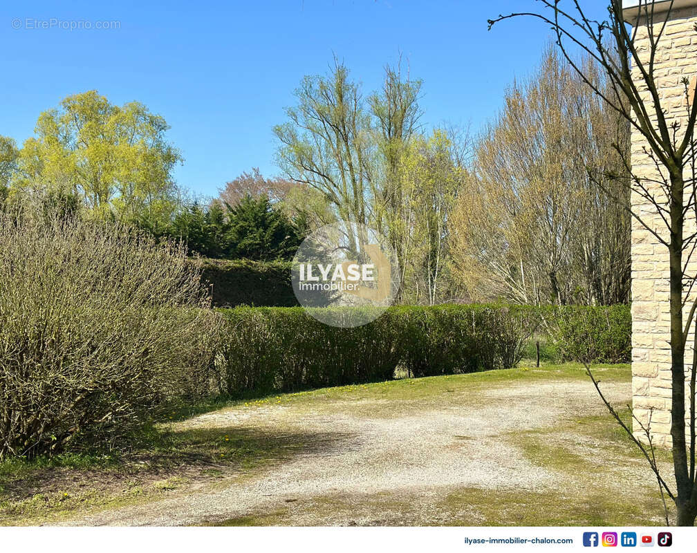 Maison à VERDUN-SUR-LE-DOUBS