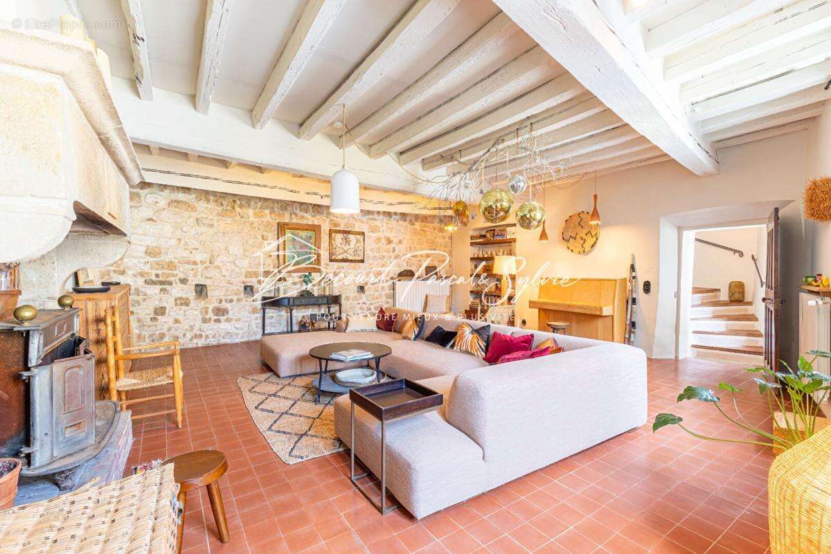 Maison à PERNES-LES-FONTAINES