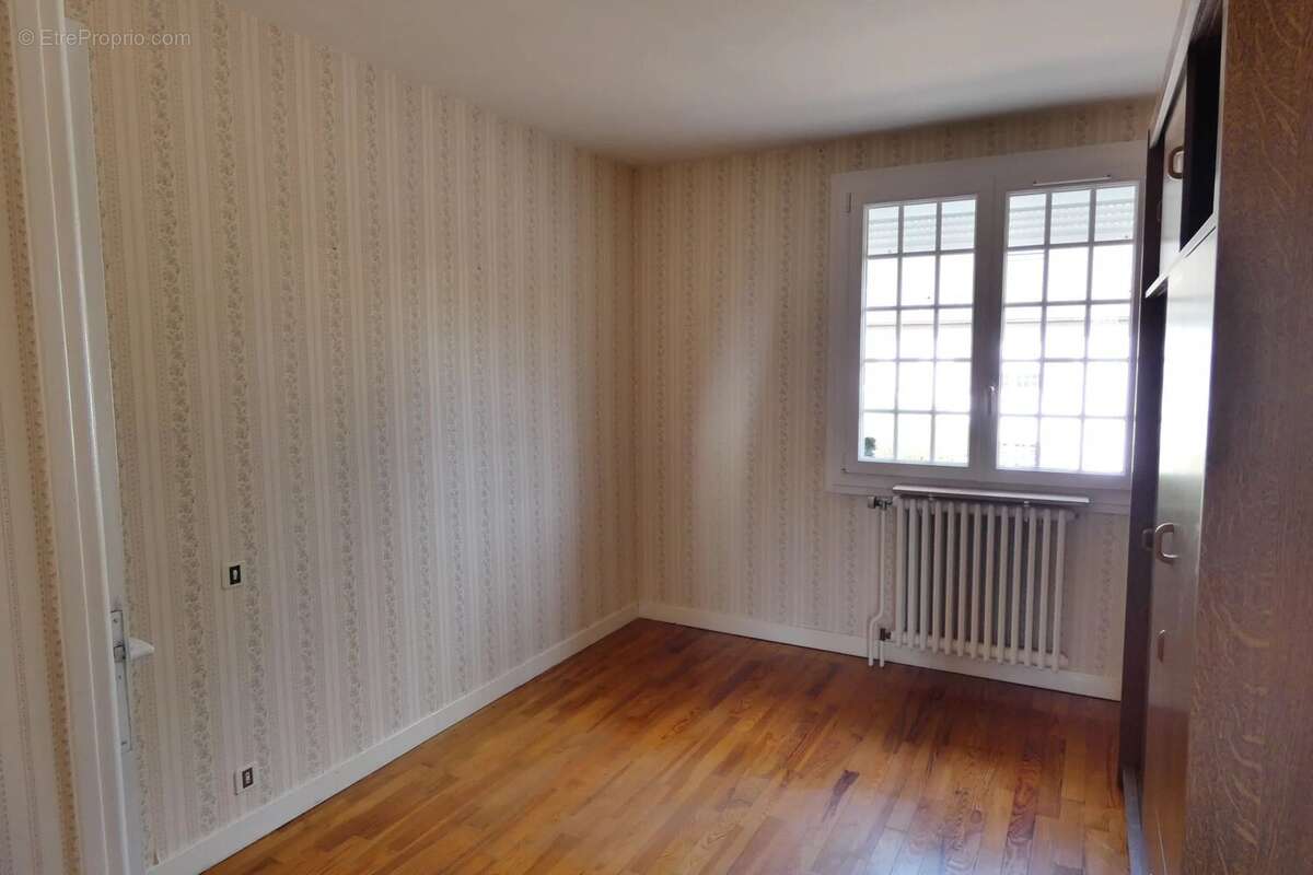 Maison à SAINT-SYMPHORIEN-DE-MARMAGNE