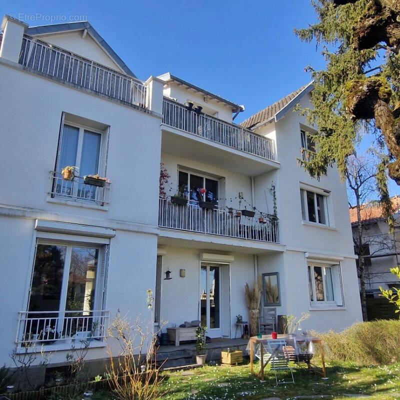 Appartement à GARCHES