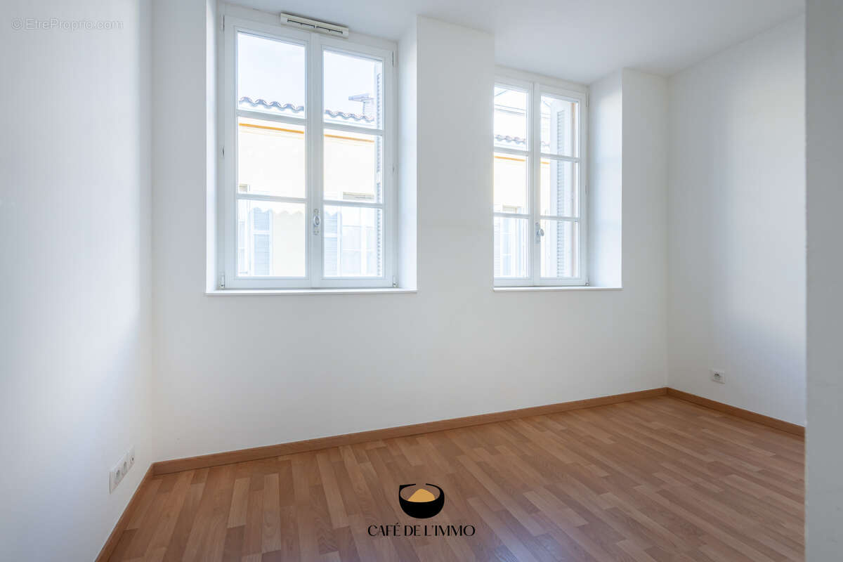 Appartement à MARSEILLE-2E
