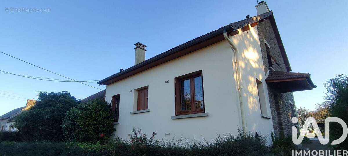 Photo 2 - Maison à ISIGNY-LE-BUAT