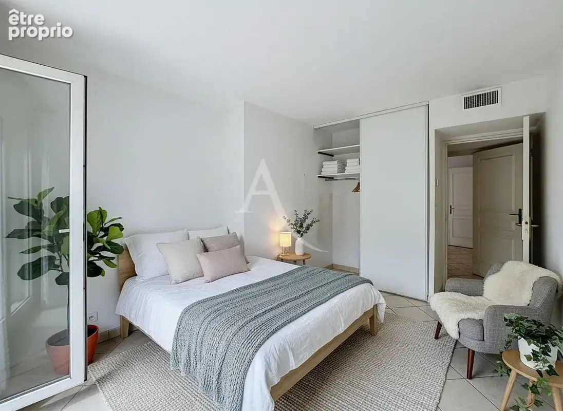 Appartement Antibes 4 pièces dernier étage- Centre Ville - photo 6