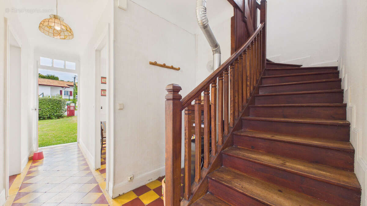 Aux portes de Biarritz, maison familiale de 5 chambres dans un environnement privilégié - photo 3