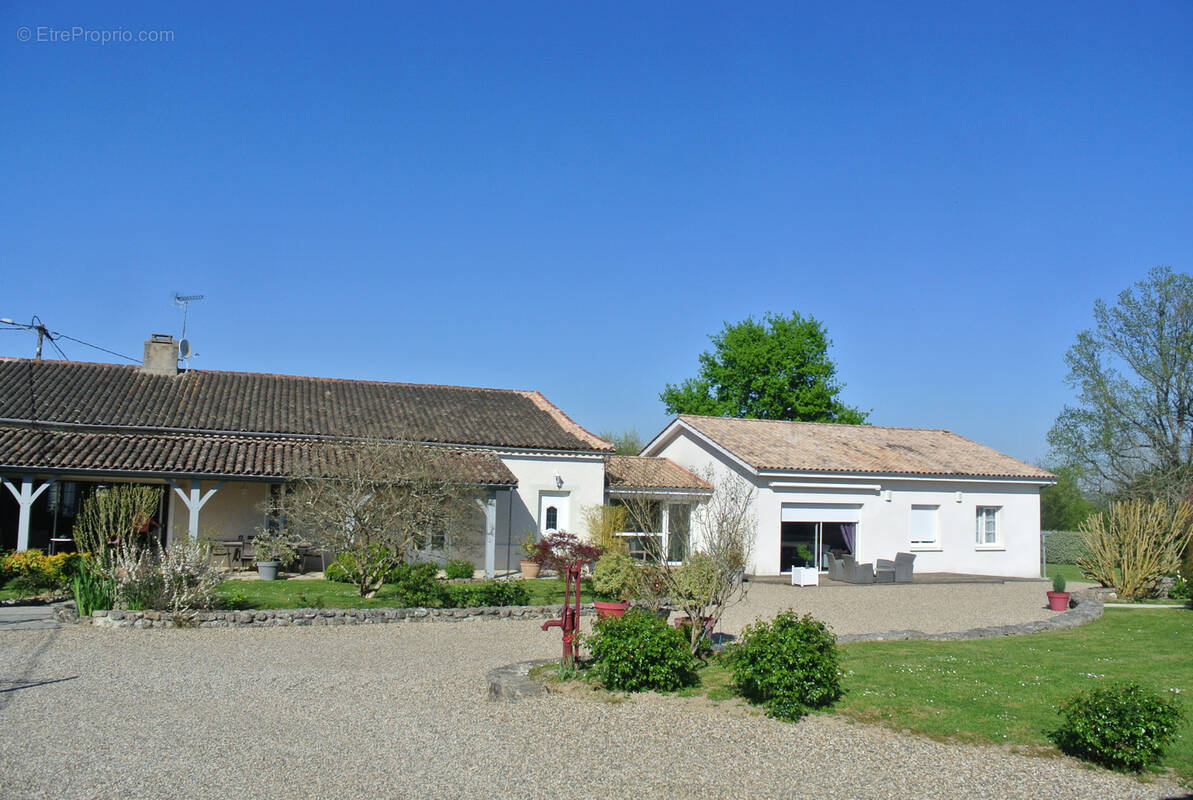 Maison à MAUVEZIN-SUR-GUPIE