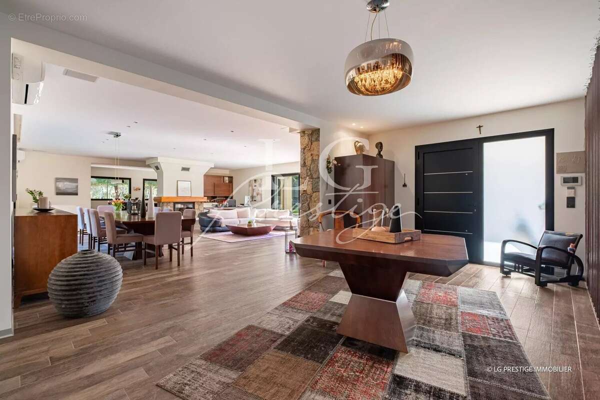 Maison à MONTAUROUX